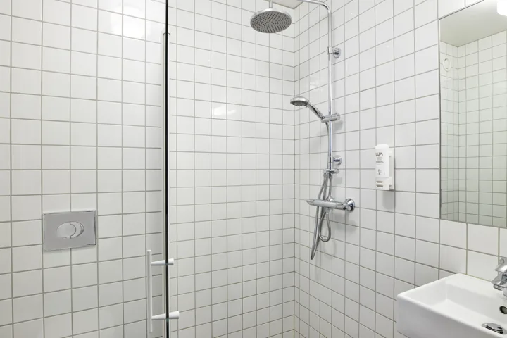 Fosshotel Stykkisholmur Standard Double or Twin Room Bathroom 