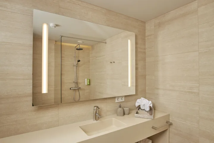 Fosshotel Reykholt Suite Bathroom