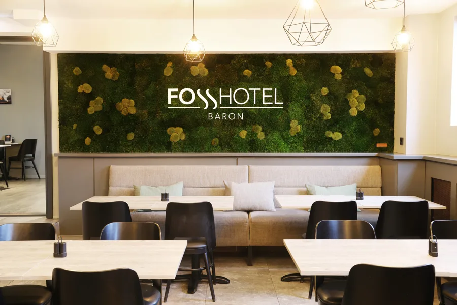 Fosshotel Barón breakfast room 