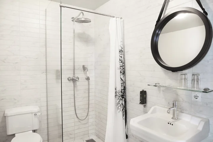 Family Room Bathroom 
