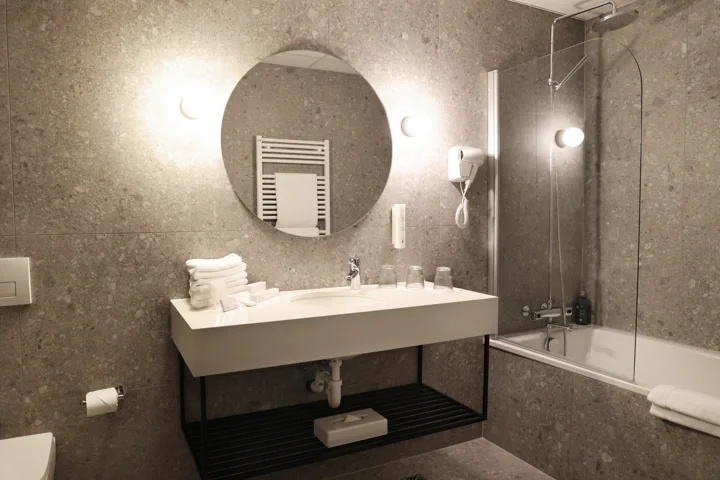 Family Room Bath Room Grand Hotel