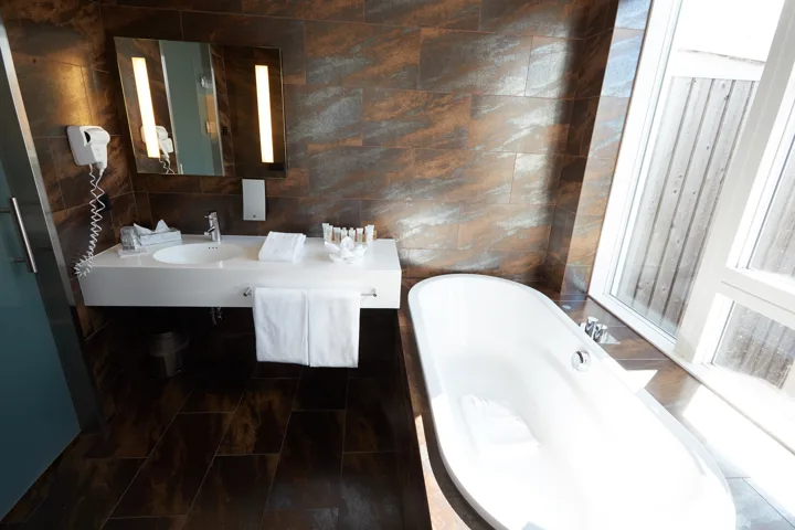 Fosshotel Vatnajökull Suite Bathroom