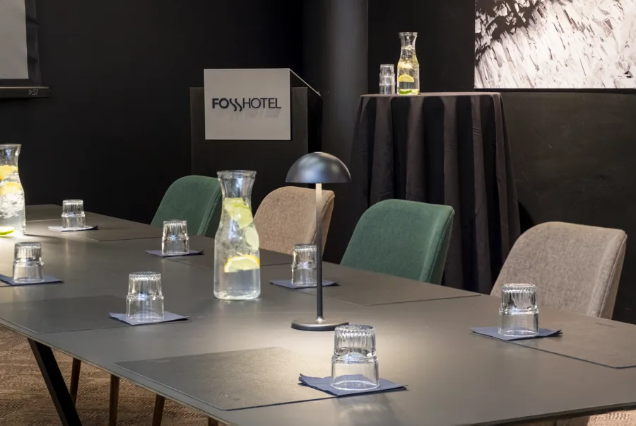 Svartifoss - Fosshotel Reykjavik
