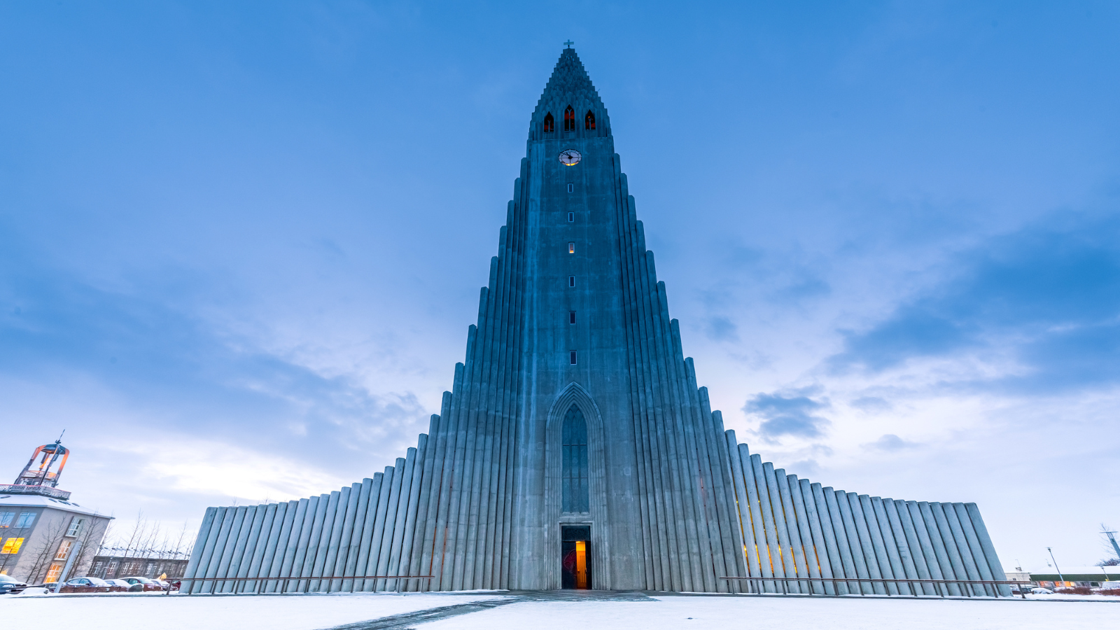 Central view of Hallgrímskirkja church